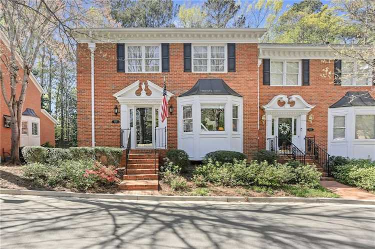 5397 Trentham Dr Dunwoody, GA 30338