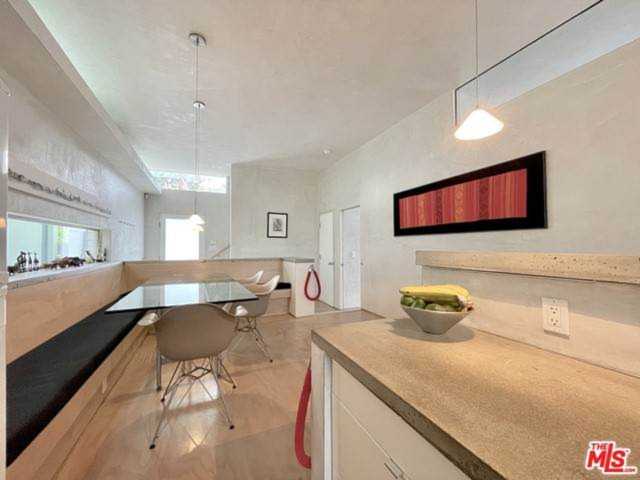 230 Market Street Venice, CA 90291