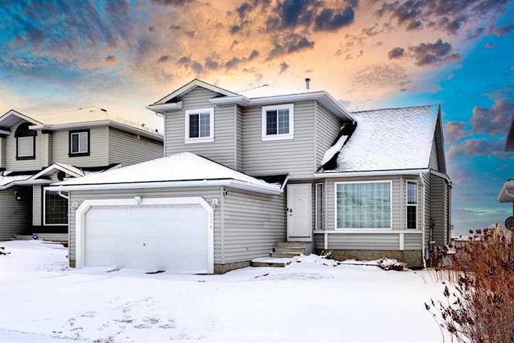 116 Arbour Stone Close NW Calgary, AB T3G 4T2