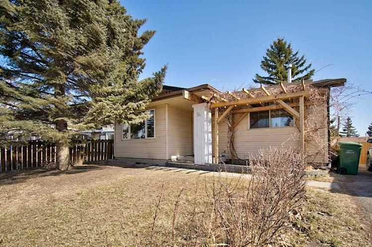 14 Radcliffe Crescent SE Calgary, AB T2A 5X2