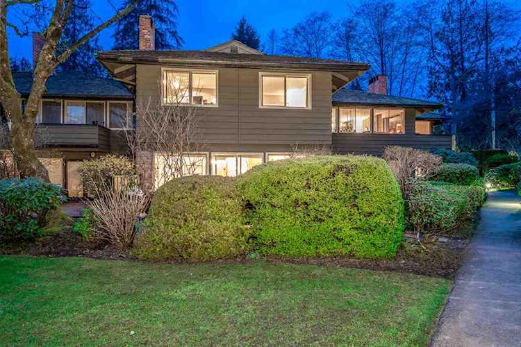 235 Keith Road #1002 West Vancouver, BC V7T 1L5