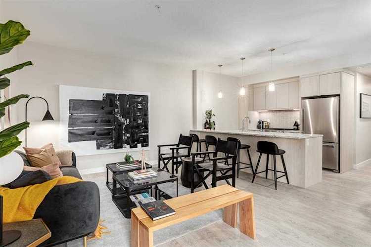 3375 15 St SW #216 Calgary, AB T2T 4A2