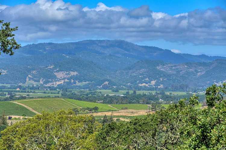 24 Greenbriar Circle Napa, CA 94558