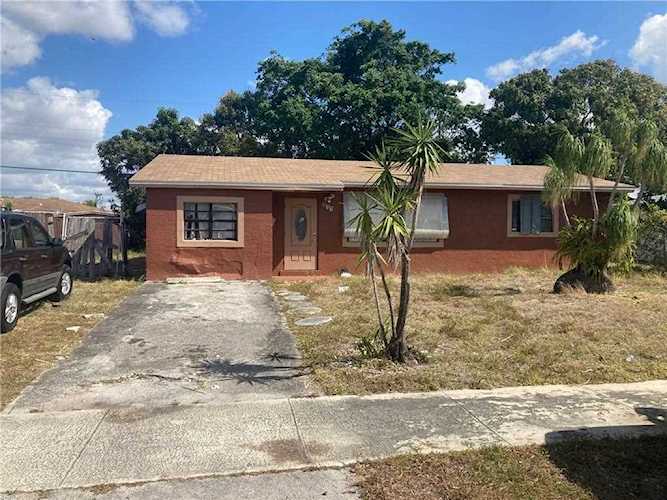 Address Withheld Deerfield Beach, FL 33441