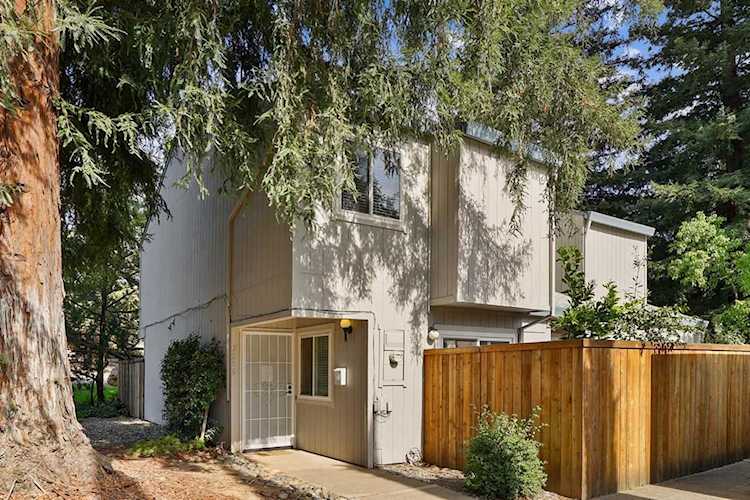 5266 Lake Knoll Lane Fair Oaks, CA 95628