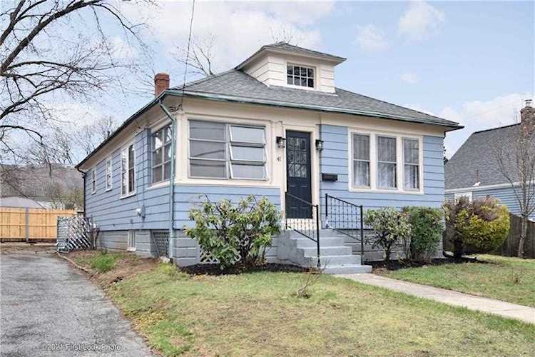 41 Ash Ave Cranston, RI 02910
