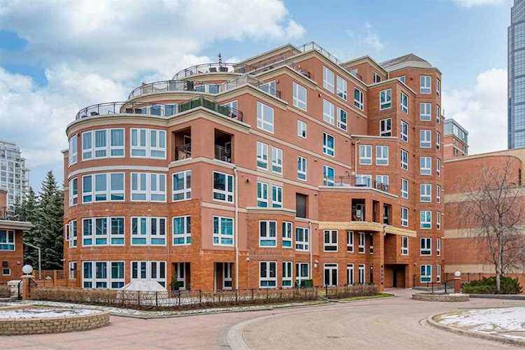 400 Eau Claire Ave SW #8802 Calgary, AB T2P 4X2