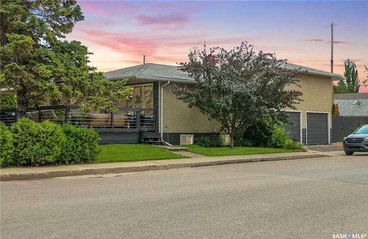 137 Broadway Ave Regina, SK S4N 1B2
