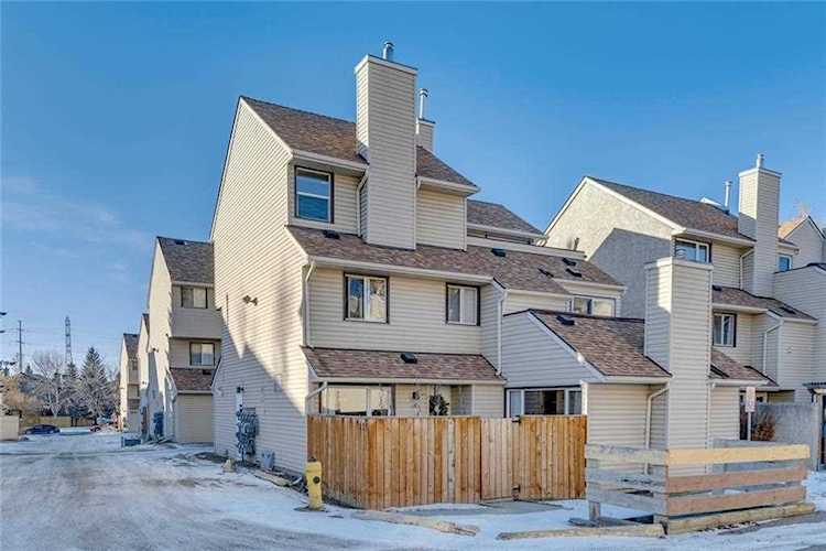 35 Glamis Green SW #121 Calgary, AB T3E 6T9