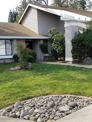 11100 Riverlite Court Rancho Cordova, CA 95670