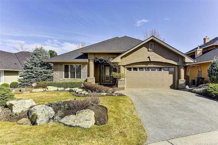 4006 Gallaghers Green Kelowna, BC V1W3Z8