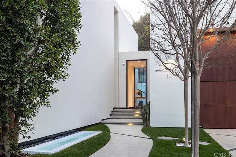 9814 Hythe Court Beverly Hills, CA 90210