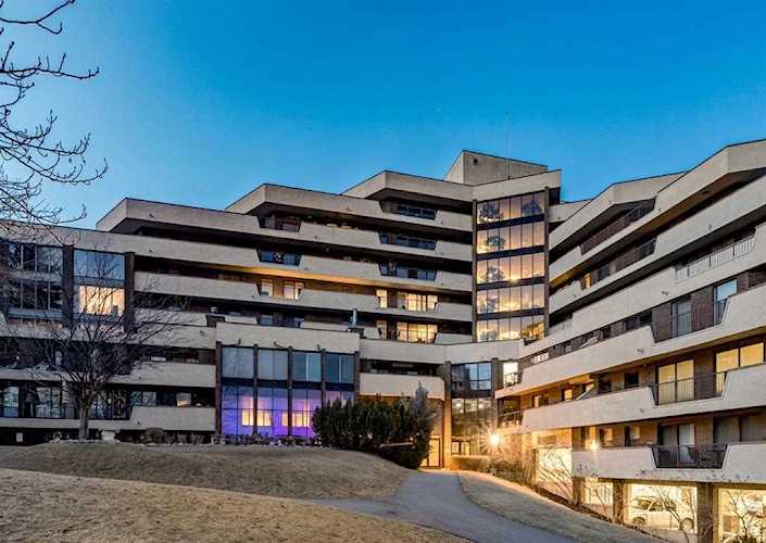 300 Meredith Rd NE #701 Calgary, AB T2E 7A8