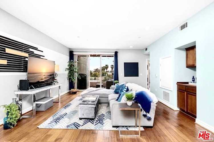 1410 N Curson Avenue #403 Los Angeles, CA 90046