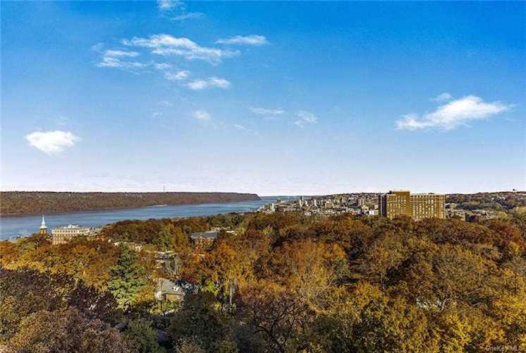 5900 Arlington Avenue #9W Bronx, NY 10471