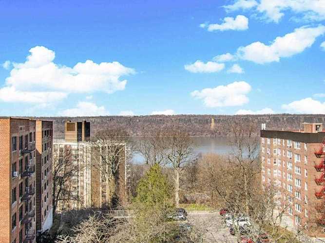 3850 Hudson Manor Terrace #6AW Bronx, NY 10463