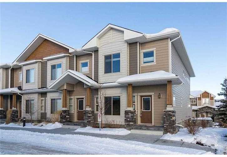 111 Cougar Ridge Landing SW Calgary, AB T3H 0X8