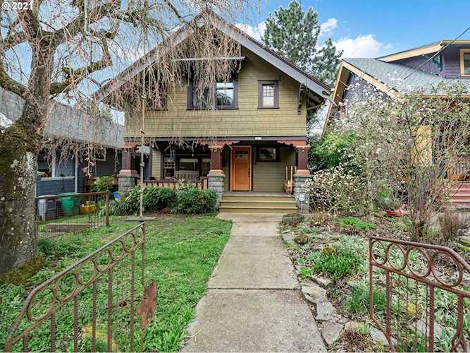 1217 SE 52nd Ave Portland, OR 97215