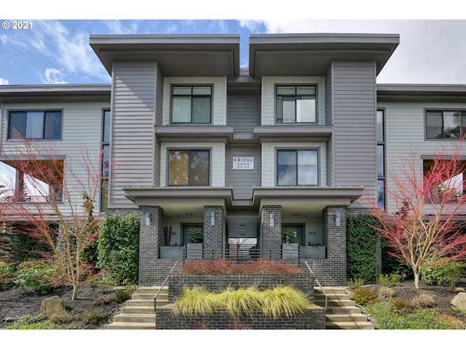 672 1st St Lake Oswego, OR 97034