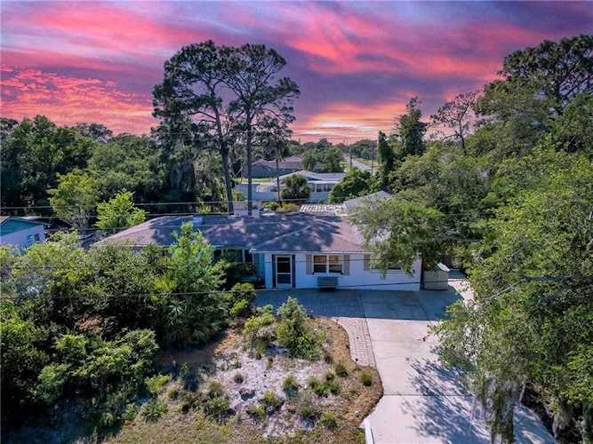 1207 E Gate Dr Venice, FL 34285