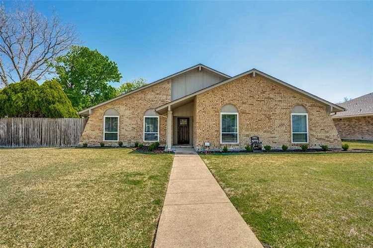 1512 Montclair Drive Plano, TX 75075