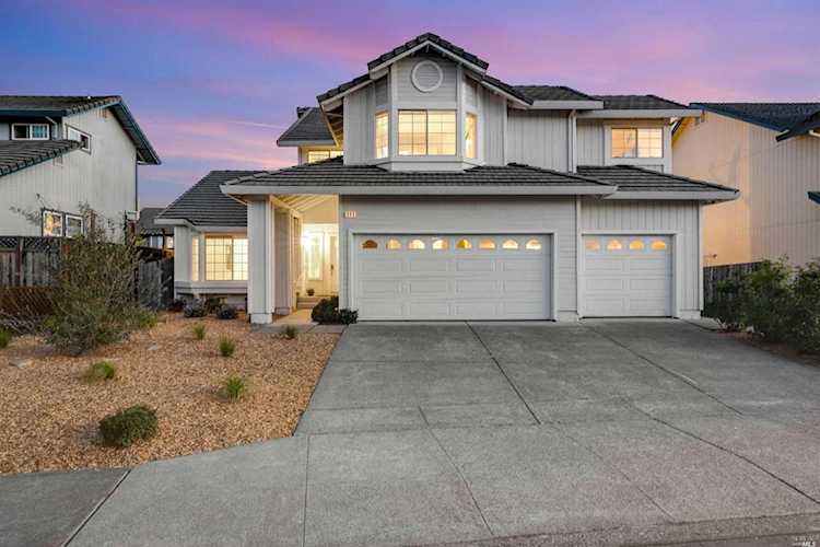 498 Equity Court Windsor, CA 95492