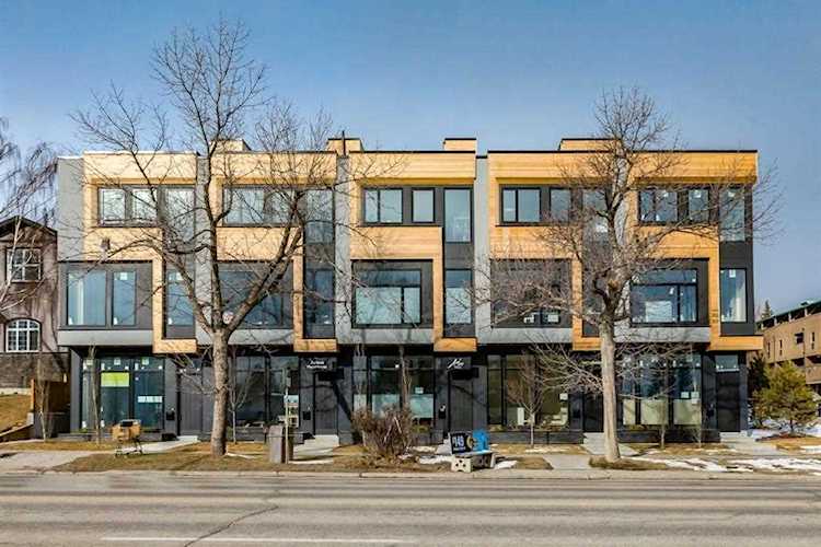 2005 37 St SW #2 Calgary, AB T3E 3A5