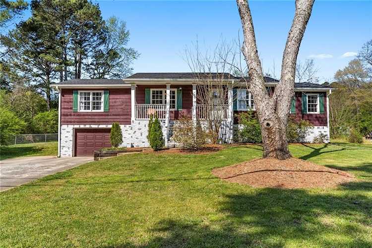 105 Little Brook Dr Woodstock, GA 30188