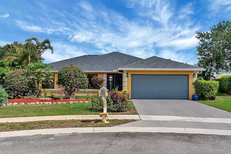 5287 Eden Lake Court Lake Worth, FL 33467