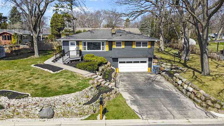 914 Birch Haven Cir Monona, WI 53716