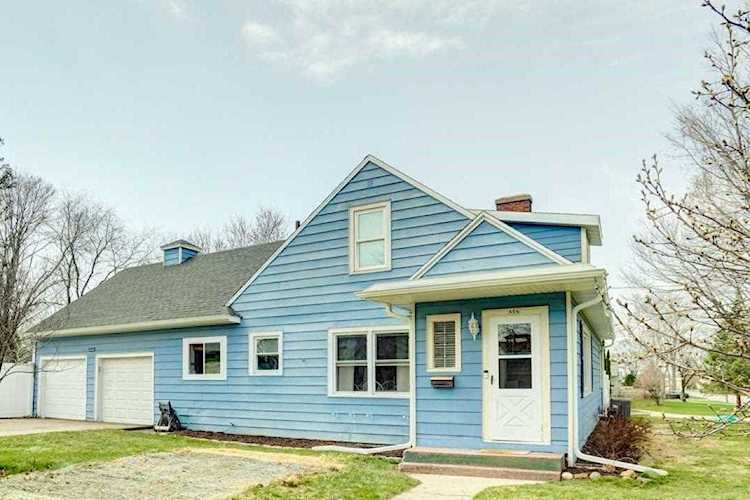 406 Turner St Columbus, WI 53925