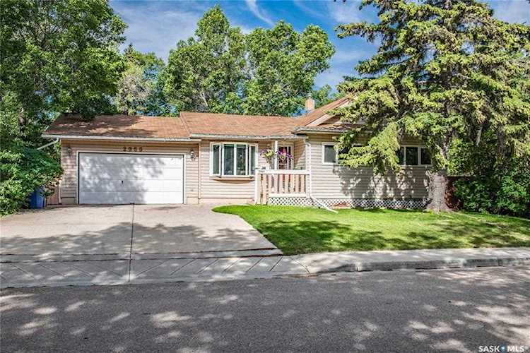 2960 Robinson St Regina, SK S4S 1V1