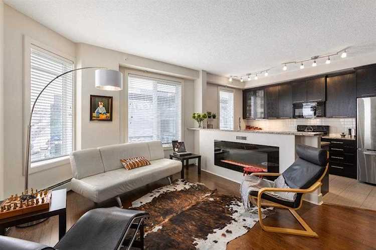 3410 20 St SW #304 Calgary, AB T2T 3Z2