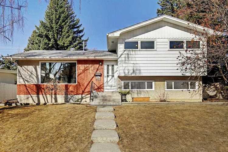 3536 Lakeside Crescent SW Calgary, AB T3E 6A6