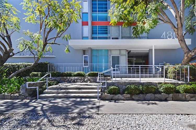 4807 Woodley Avenue #204 Encino, CA 91436