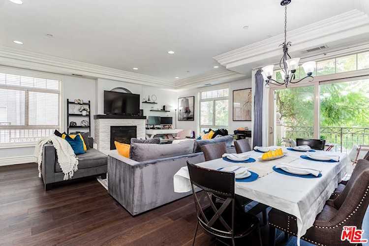 11582 Moorpark Street #105 Studio City, CA 91602