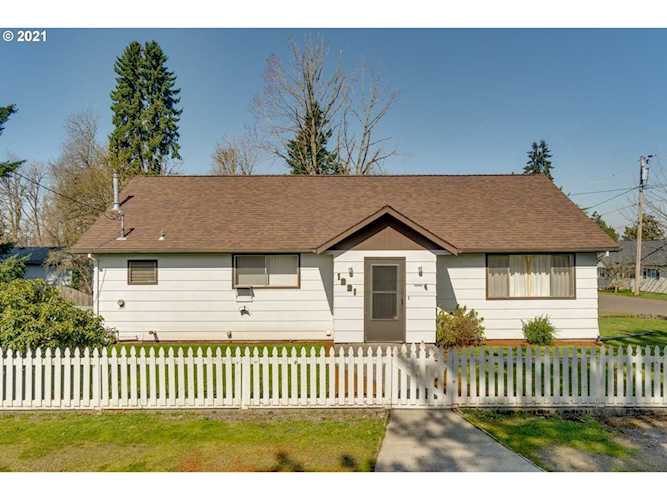1221 Lincoln St Oregon City, OR 97045