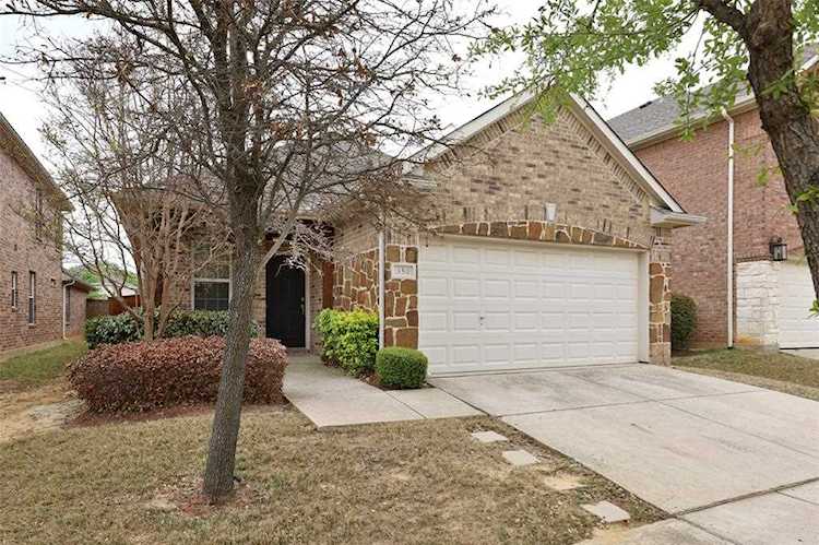 350 Marshall Way Lantana, TX 76226