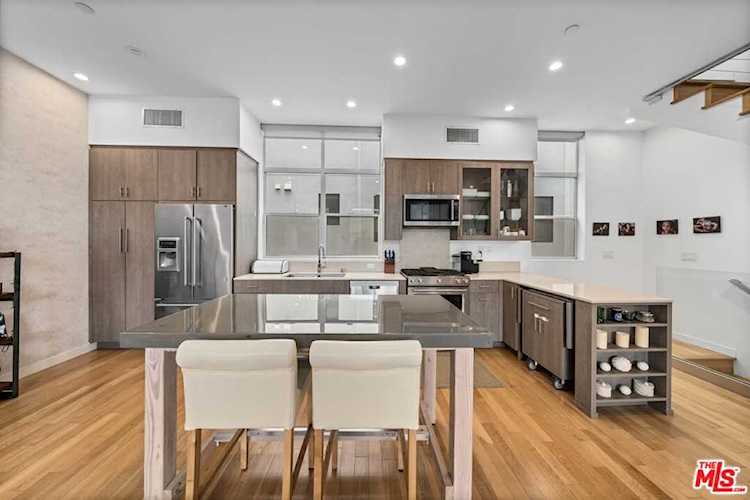 5937 W Parkcrest Place Los Angeles, CA 90035