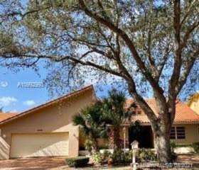16800 NW 83rd Pl Miami Lakes, FL 33016