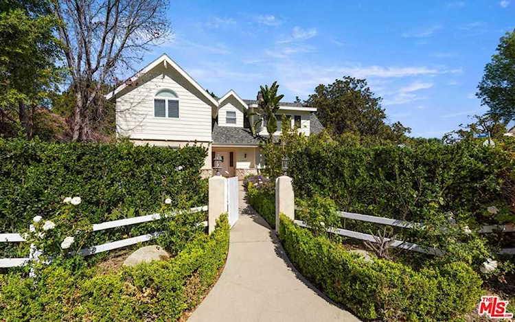 15259 Valley Vista Boulevard Sherman Oaks, CA 91403