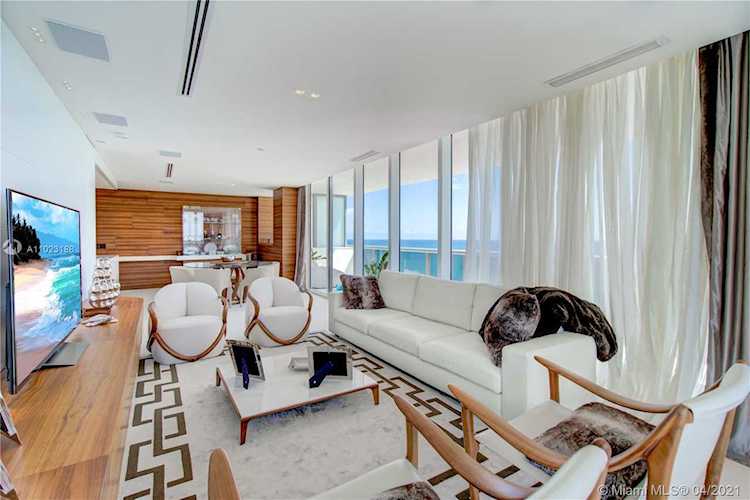 5875 Collins Ave #2102 Miami Beach, FL 33140