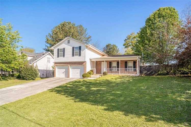 822 Stonebridge Park Circle Lithonia, GA 30058
