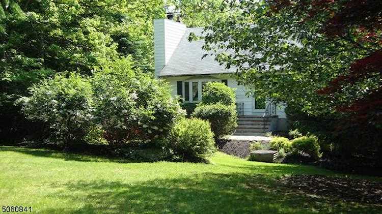 46 Schoolhouse Rd Randolph Twp., NJ 07869