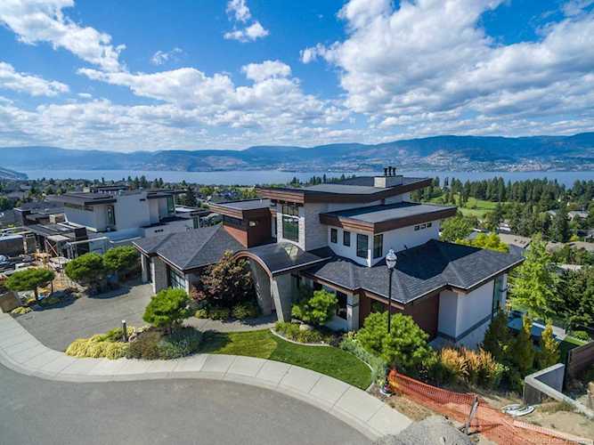 447 Swan Drive Kelowna, BC V1W5L9