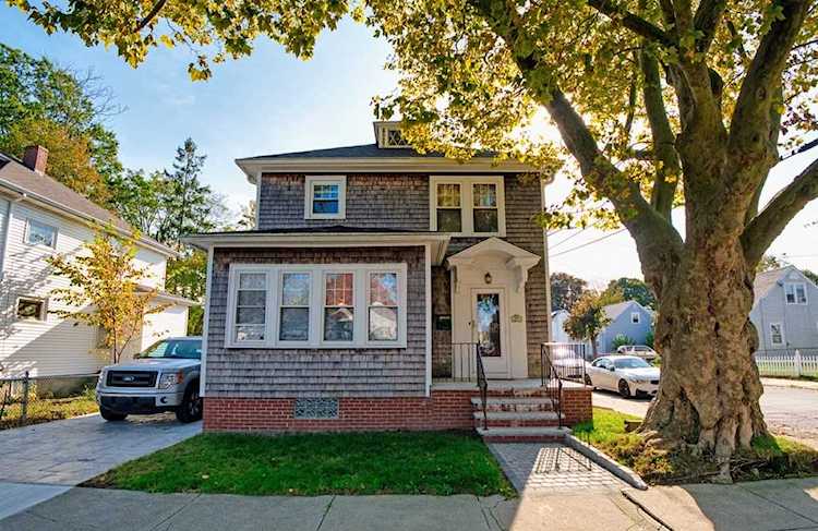 879 Pearce St Fall River, MA 02720
