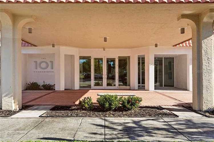 101 S Gulfstream Ave #6C Sarasota, FL 34236