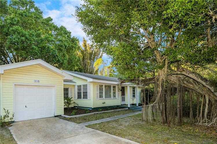318 S Shade Ave Sarasota, FL 34237