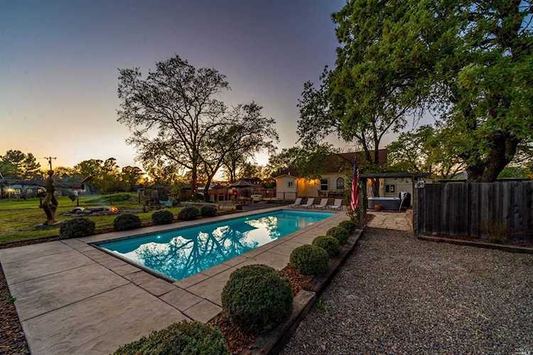 20715 Burndale Road Sonoma, CA 95476