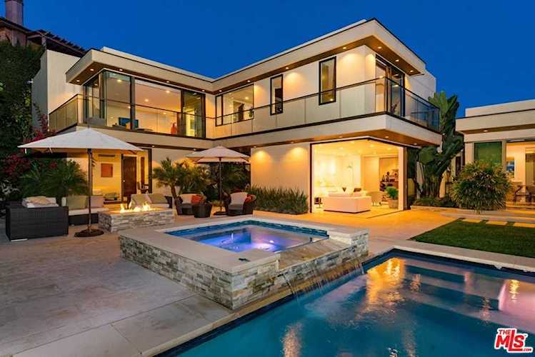 525 Bellagio Terrace Los Angeles, CA 90049